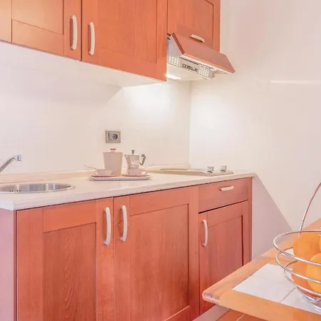 Apartment Two-bedroom In Montepetriolo -pg- Monte Petriolo