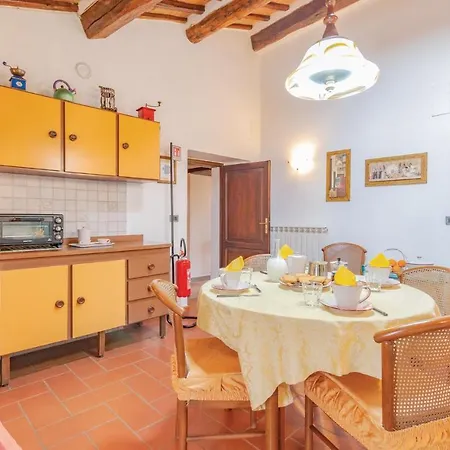 Two-bedroom In Montepetriolo -pg- * Monte Petriolo