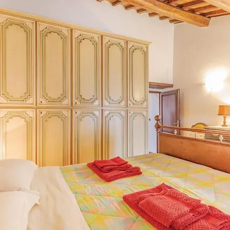 Two-bedroom In Montepetriolo -pg- Monte Petriolo
