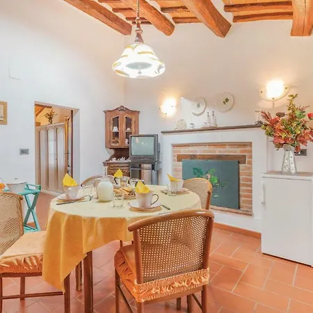 Two-bedroom In Montepetriolo -pg- Apartment